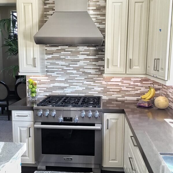 gas oven in Transitional Kitchen